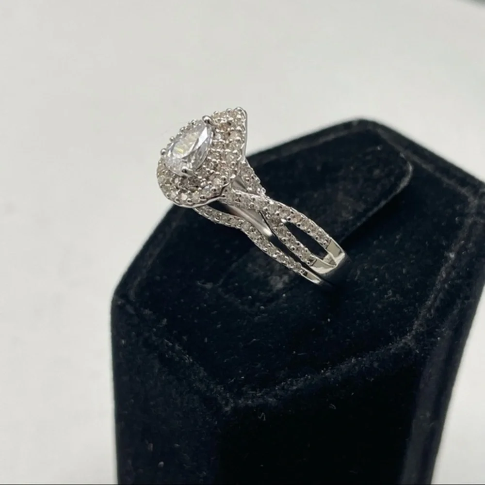 925 Sterling Silver Pear Cut Diamond 2 Band Wedding‎ Ring Set 9